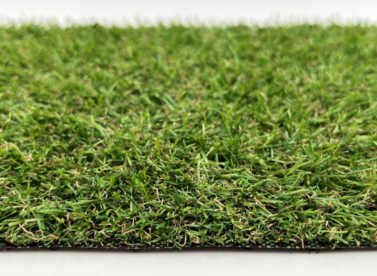 Gazon synthétique 18 mm pour petit jardin